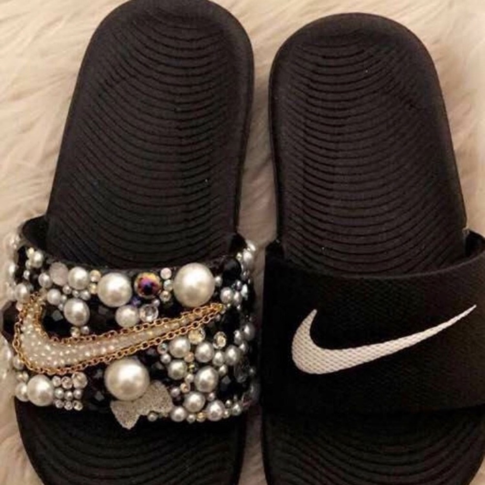 Custom Nike slides. - Picture 6 of 8